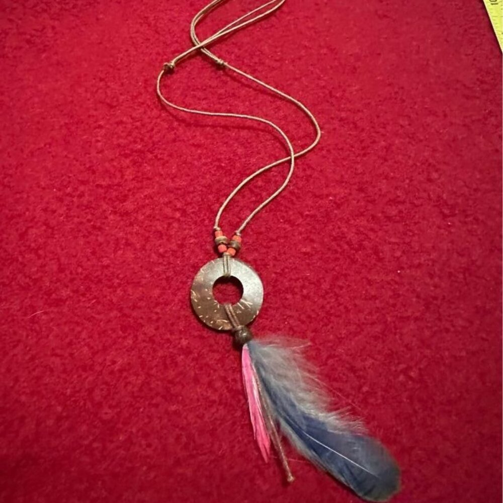 NWOT - Wood and Feather Necklace